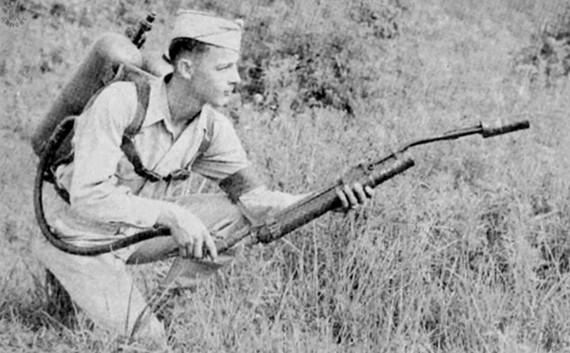 19 - 01 M1 Flame Thrower - 01