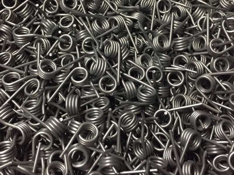 Edelstahlstrahlen - Schenkelfeder gestrahlt