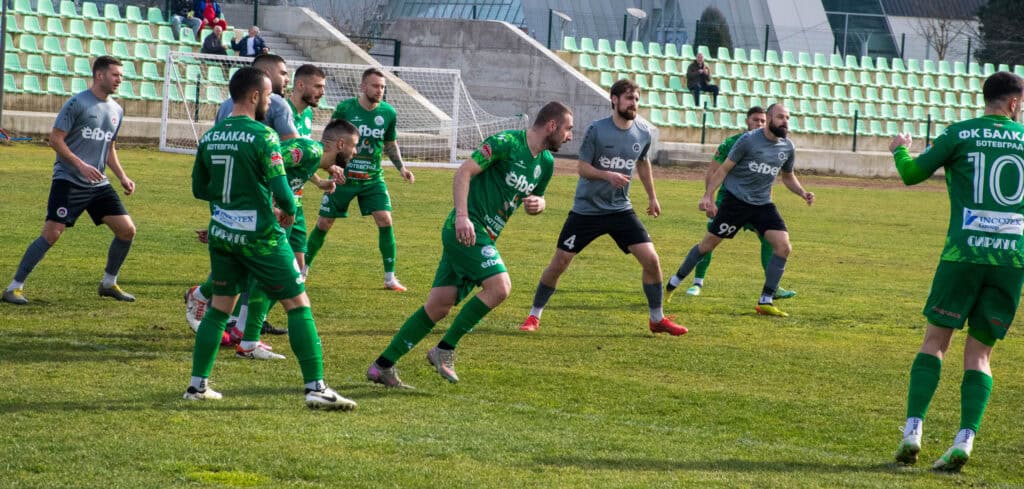 Футболистите на Балкан посрещат Септември Симитли