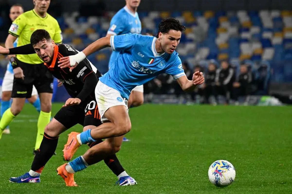 Como’s Pursuit of Vergara Hits Napoli’s Sky-High Price Tag