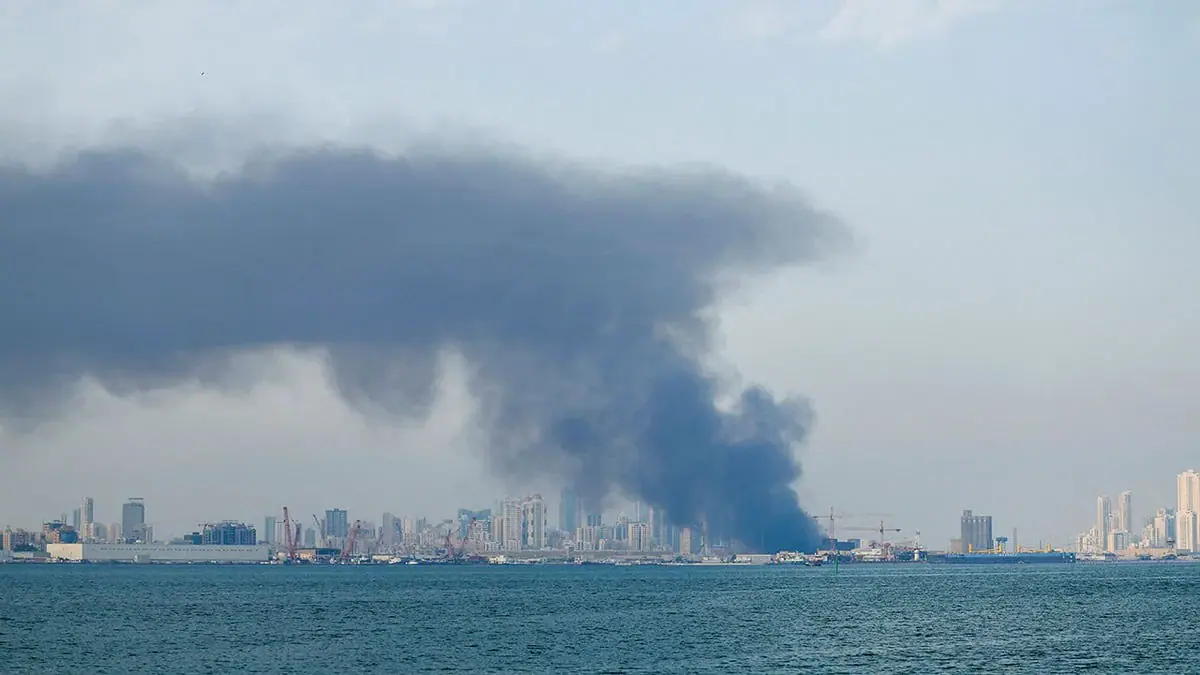 Iran Attacks Bahrain and Kuwait Following US Strikes and Threatens to Halt Talks: Escalation Endangers Fragile Peace