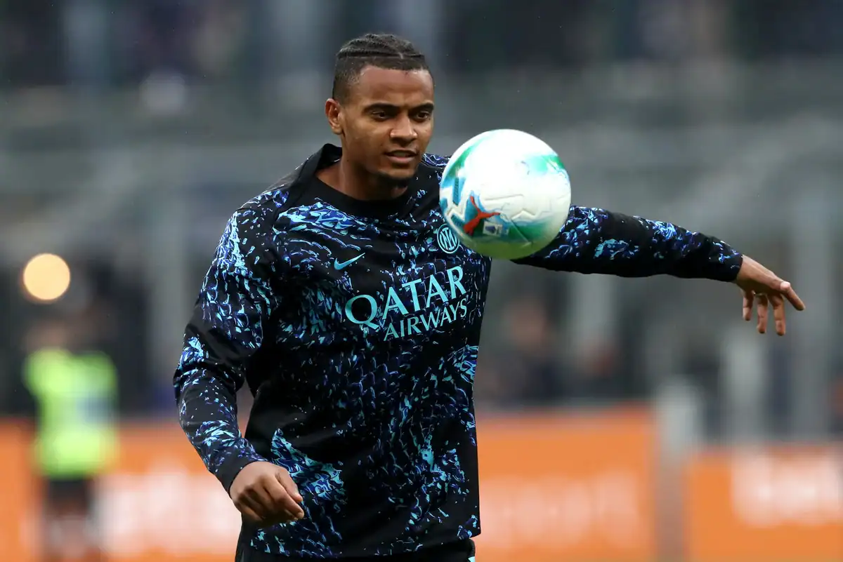 Milan and Inter Battle for Spain International Goalkeeper Leo Roman: Latest Transfer News