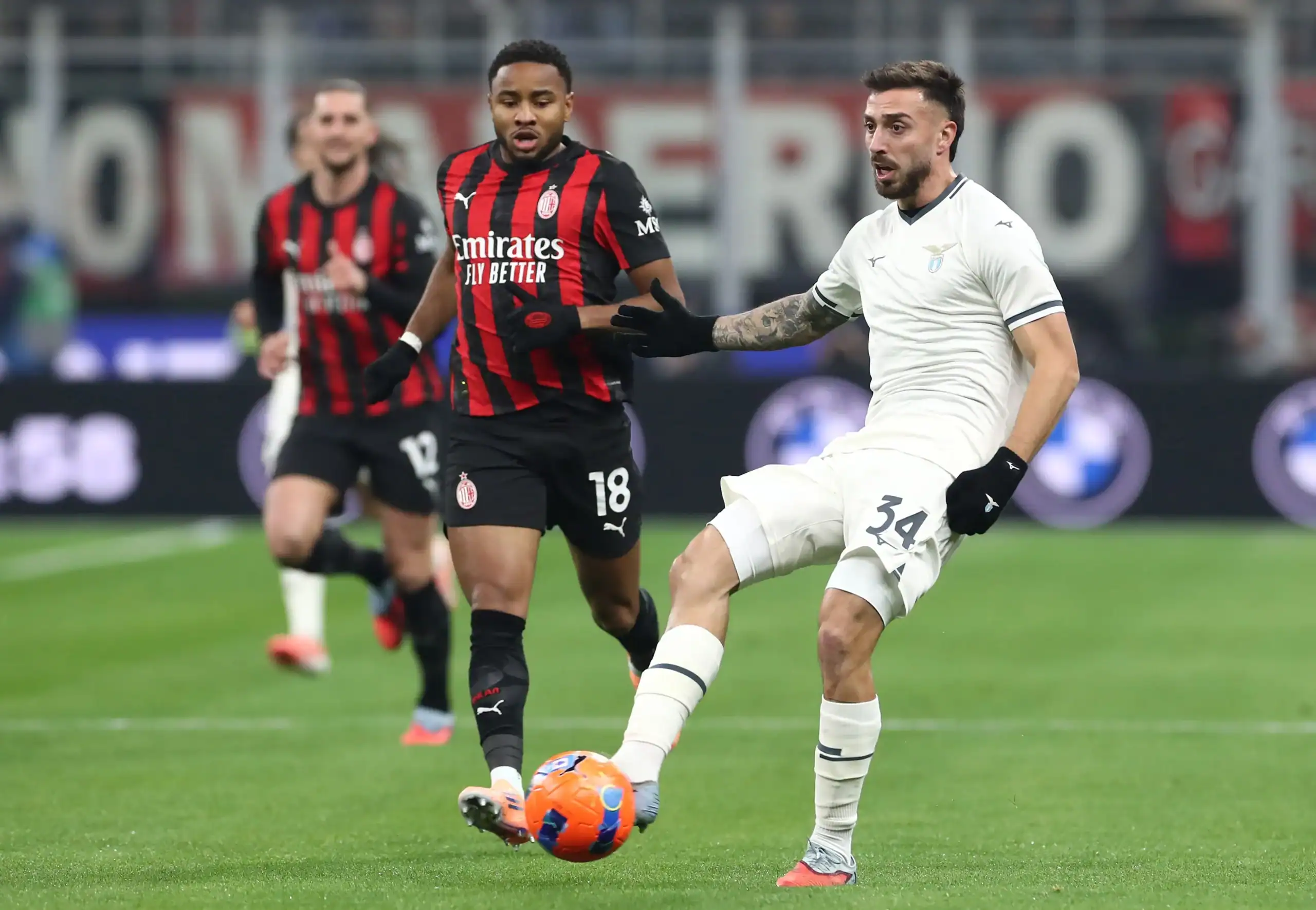 AC Milan’s Summer Duo: Gila Meets Teammates, Ramos Poses with Shirt
