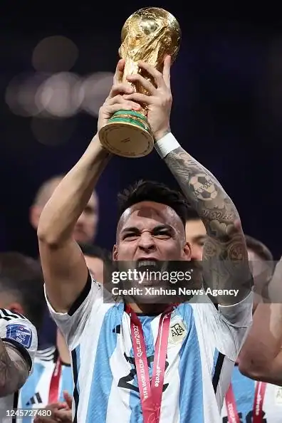 Argentina Triumphs Over Egypt in World Cup Thriller; Lautaro Martinez Benched