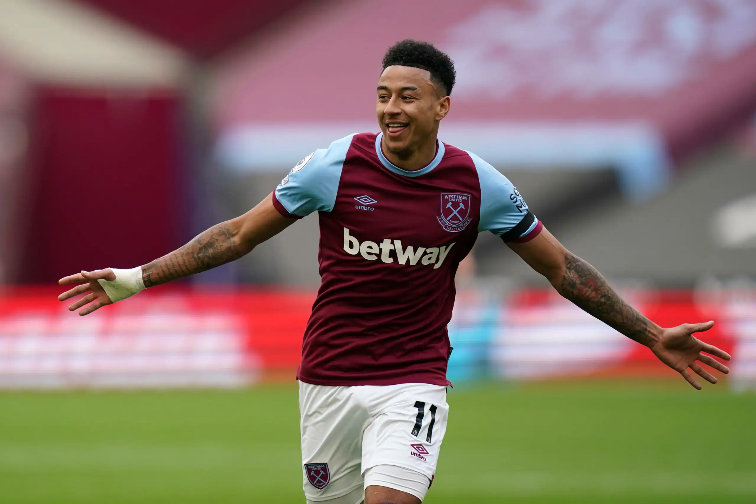 Aston Villa Move Quickly for Estupinan as Man United and PSG Trigger Release Clauses