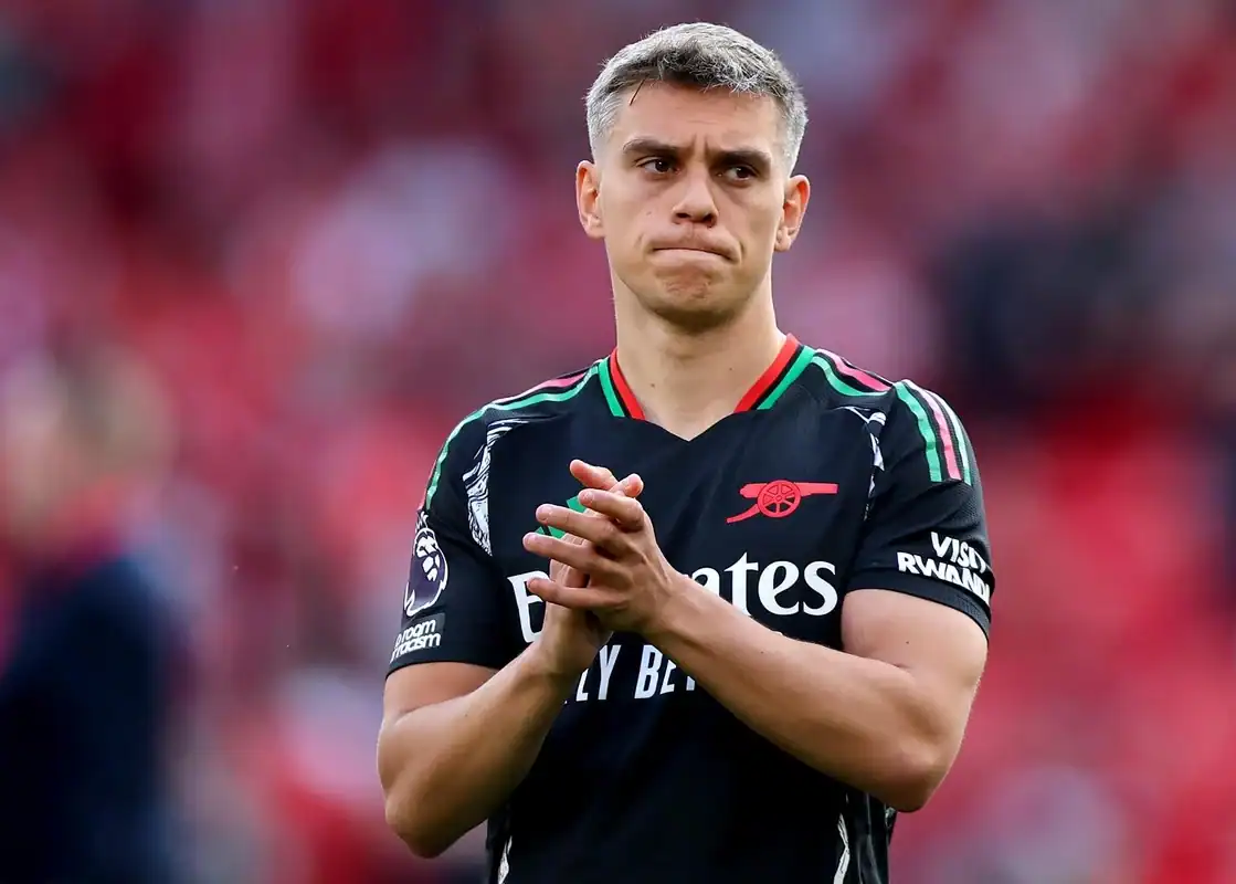 Besiktas Shifts Strategy: Italiano’s Bid for Trossard, Lauriente Considered Too Expensive