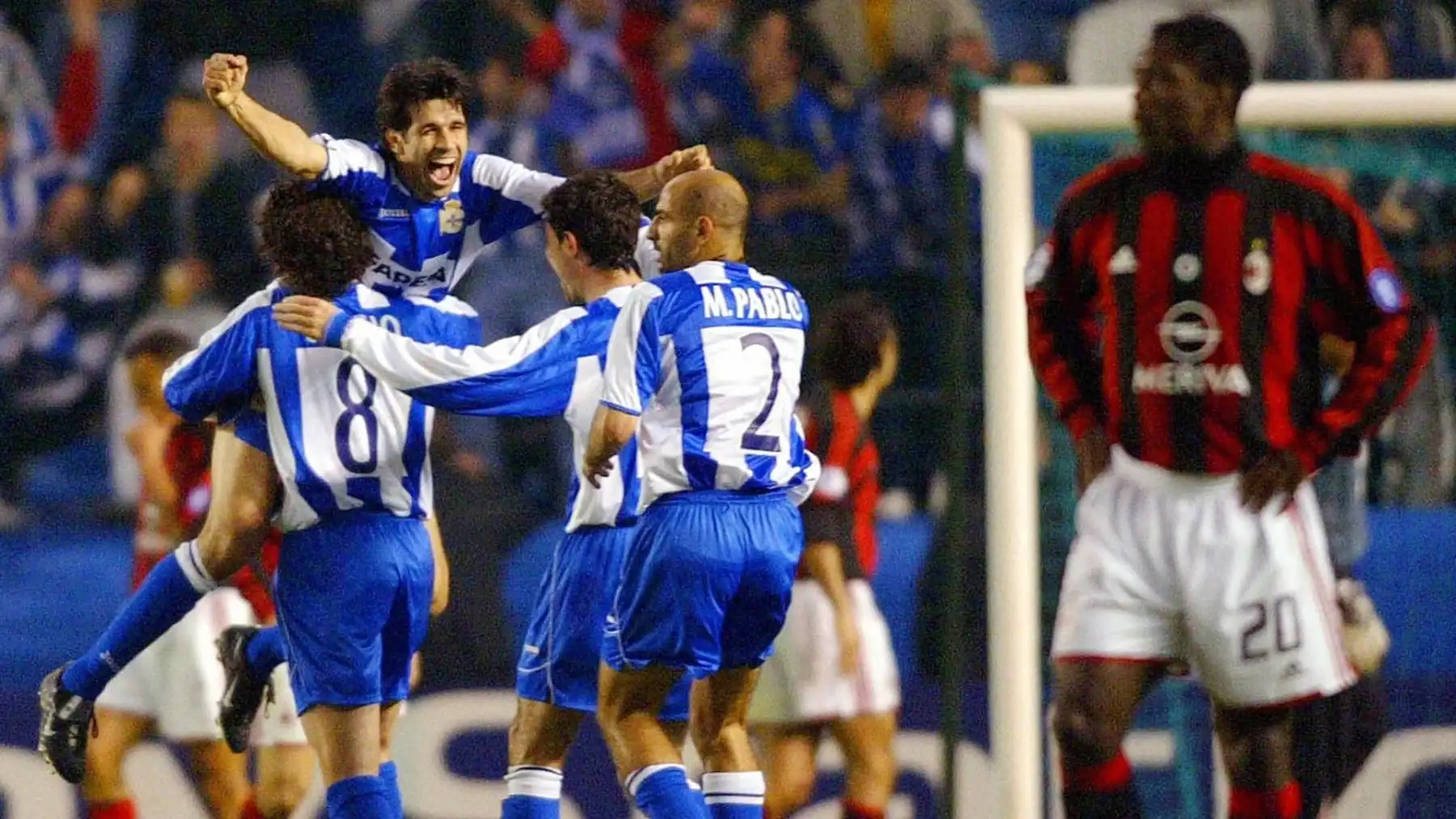 Deportivo La Coruña Emerges as Rival for Milan’s Estupiñán Amid Aston Villa Interest