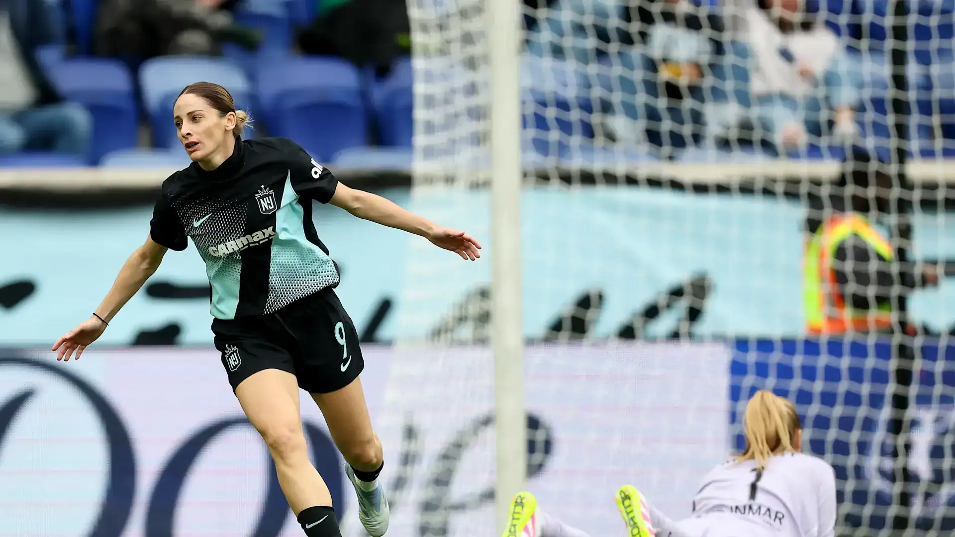Esther Gonzalez’s Brace Ties Kerr, Propels Gotham FC to Historic 100th Win