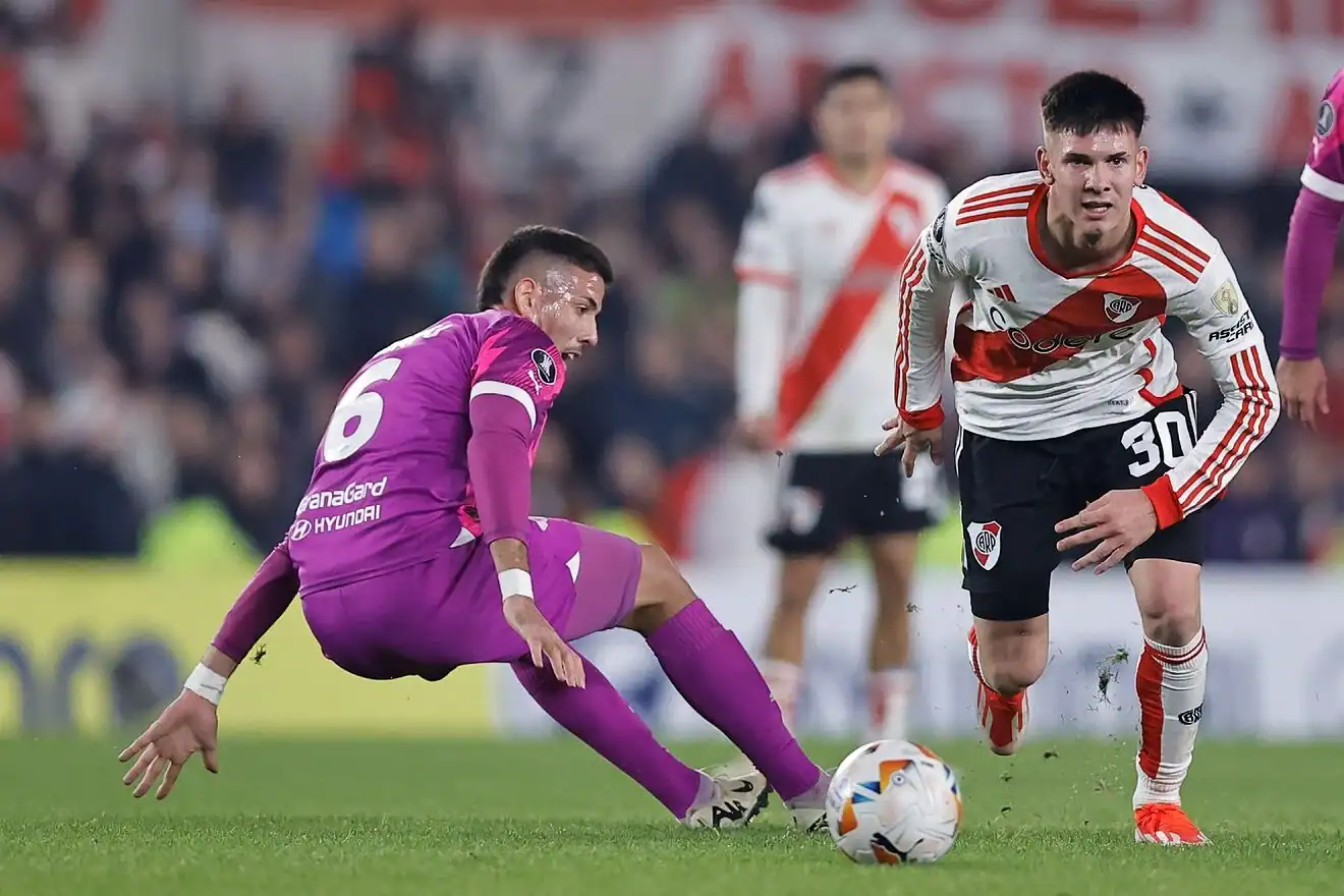 Fiorentina Emerge as Frontrunners for Mastantuono After Real Madrid Block River Plate Return