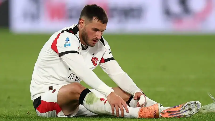 Gimenez Ankle Injury Adds to Milan’s Worries After Mexico’s World Cup Exit