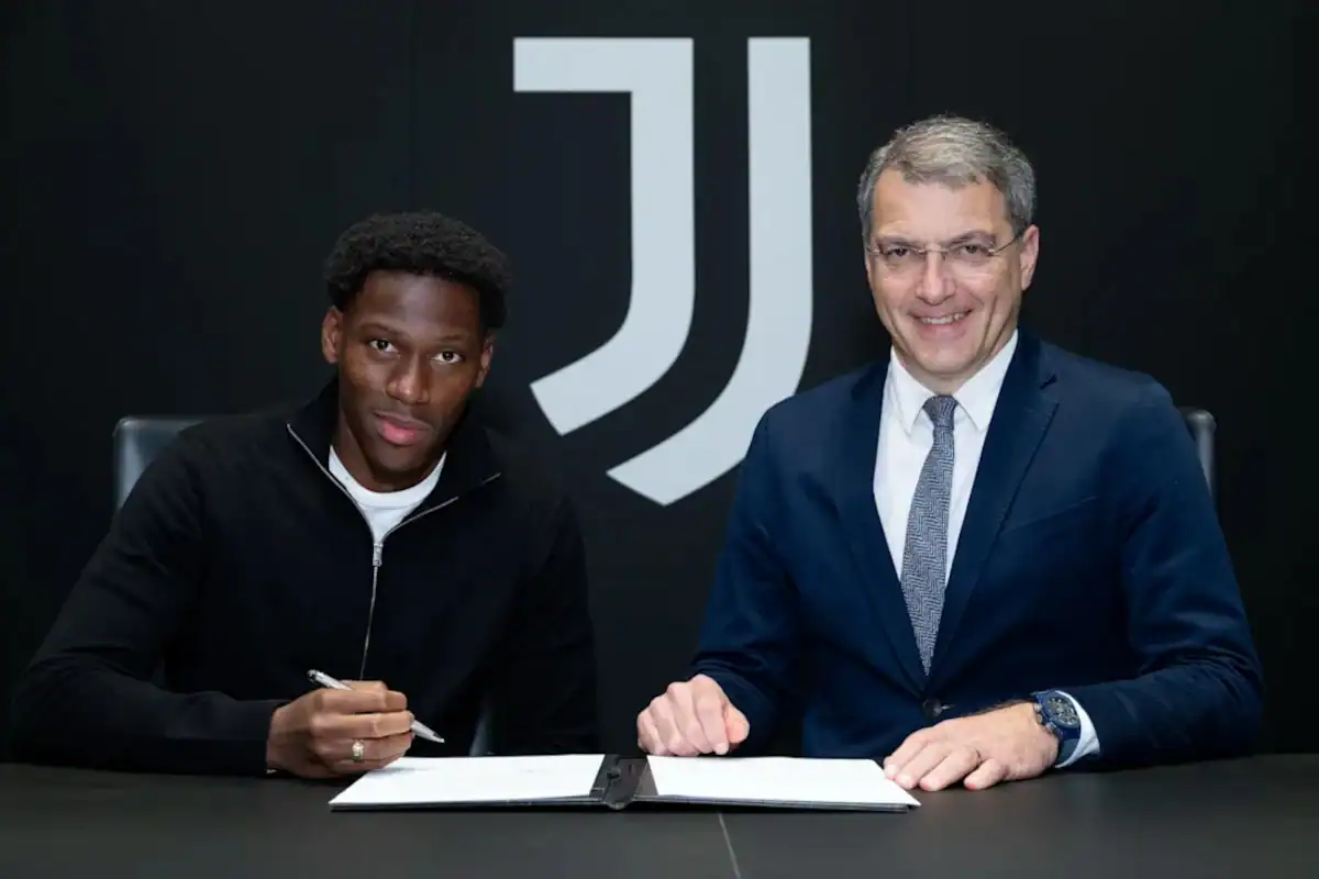 Jonathan David Stands Firm: Juventus Transfer Plans for Zirkzee, Pellegrino, and Vlahovic Put on Hold