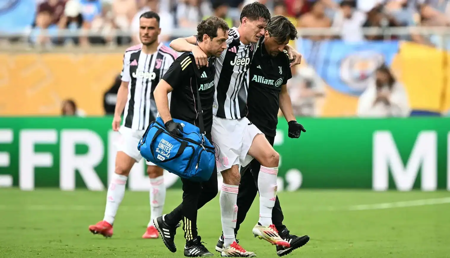 Juventus Face Early Injury Blow as Ekhator Limps Off on Debut