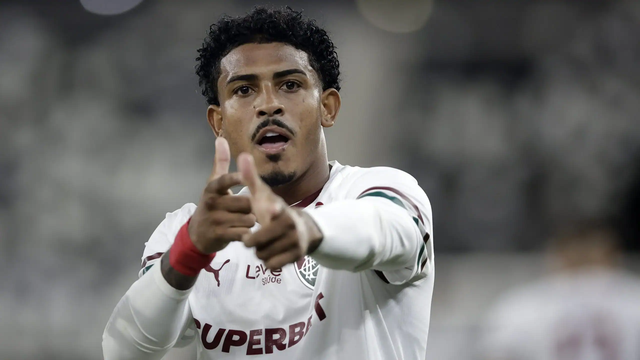 Lazio Initiate Talks for Fluminense’s John Kennedy Amidst Summer Overhaul