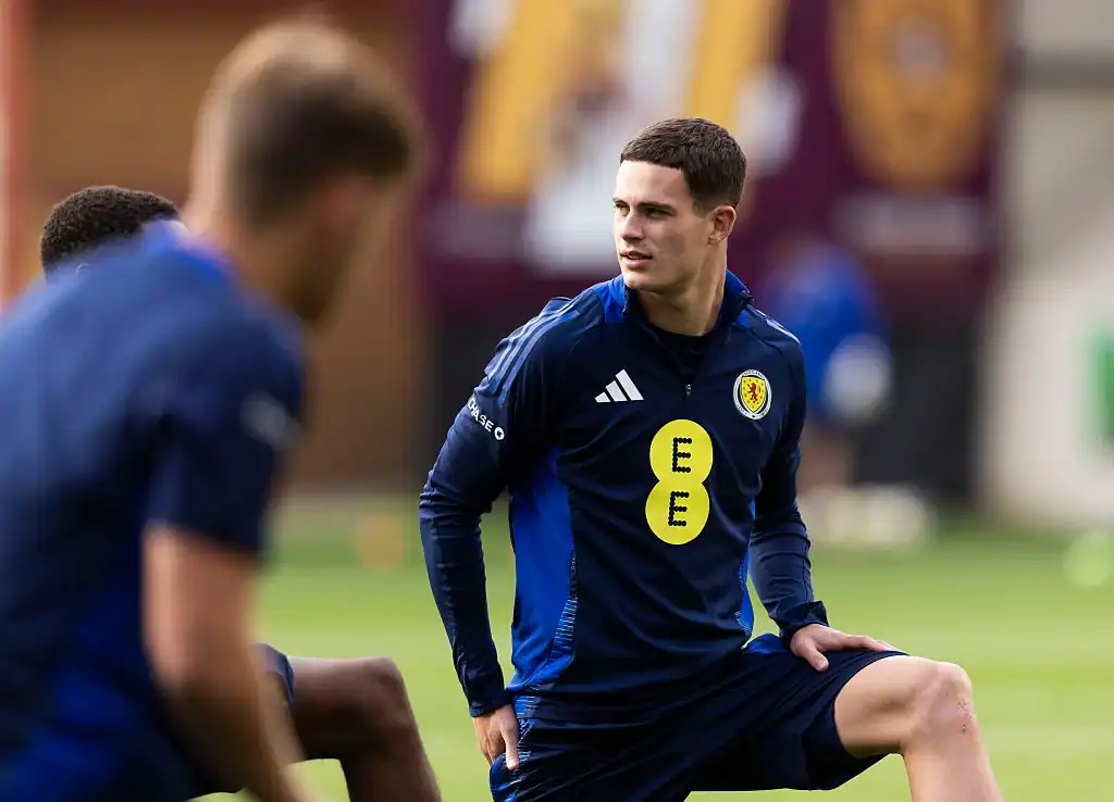 Lecce’s Pursuit of Scottish Striker Robbie Ure Hits Stalemate Over €4m Valuation