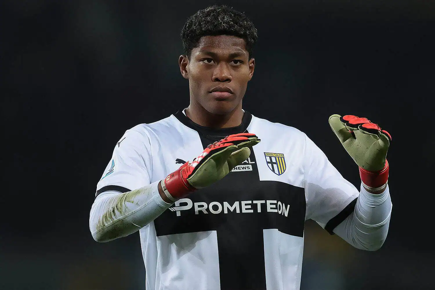 Leeds United Intensify Pursuit of Zion Suzuki as Juventus’ Di Gregorio Emerges as Backup Option
