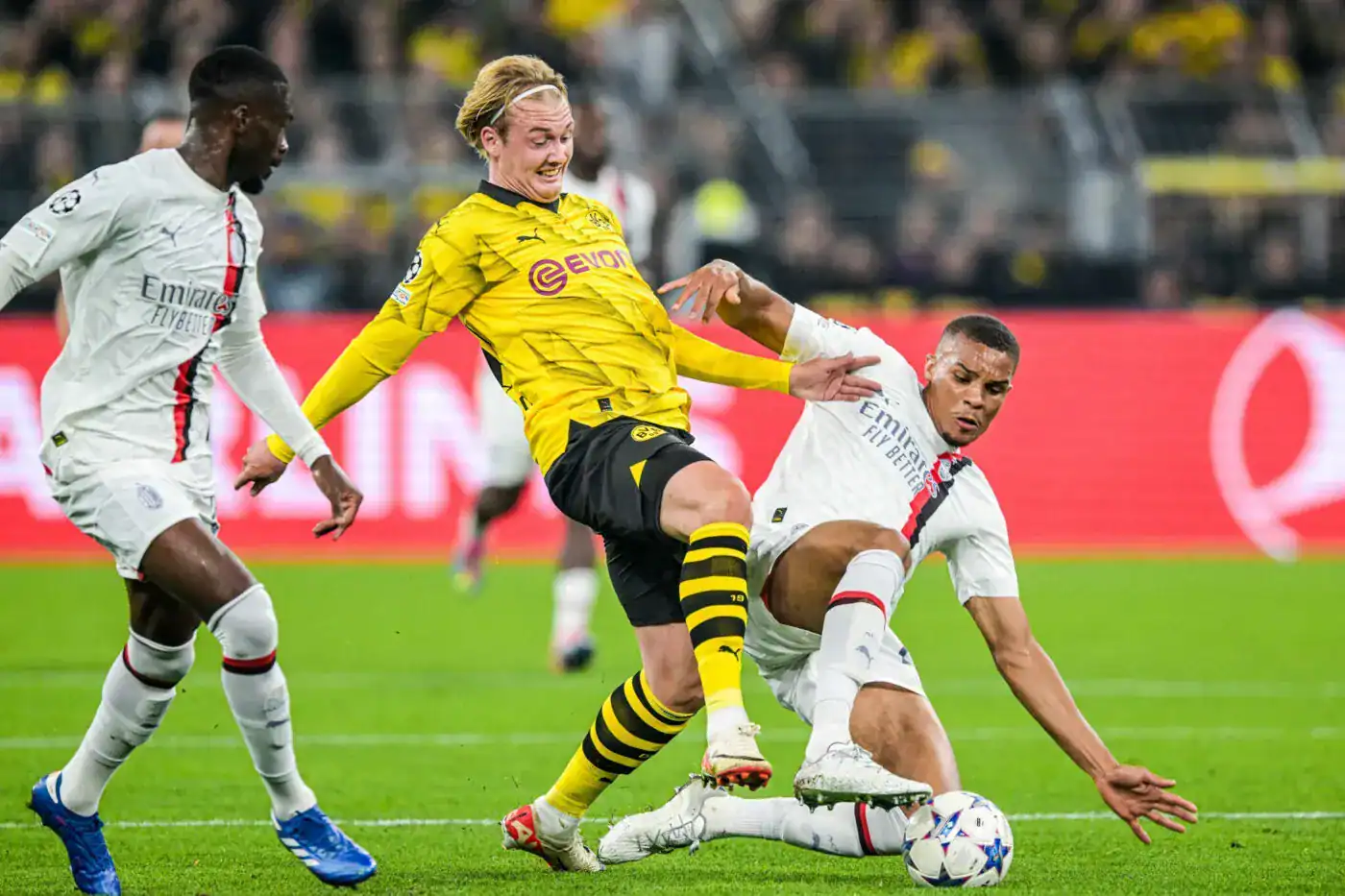 Milan and Dortmund Battle for Genk Star Karetsas: Amorim’s Vision Heard in Phone Call