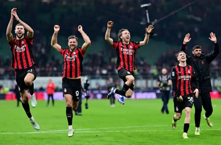Milan Keep Hope Alive in Karetsas Chase as Dortmund Push Hard