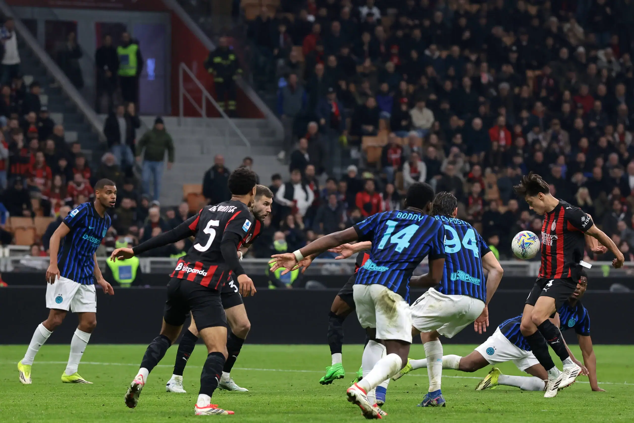 Milan Open to Ricci Sale as Amorim Evaluates Midfielder’s Future