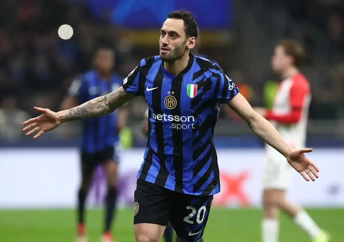 Milan Set Sights on Karetsas: Plan to Outmaneuver Dortmund Revealed