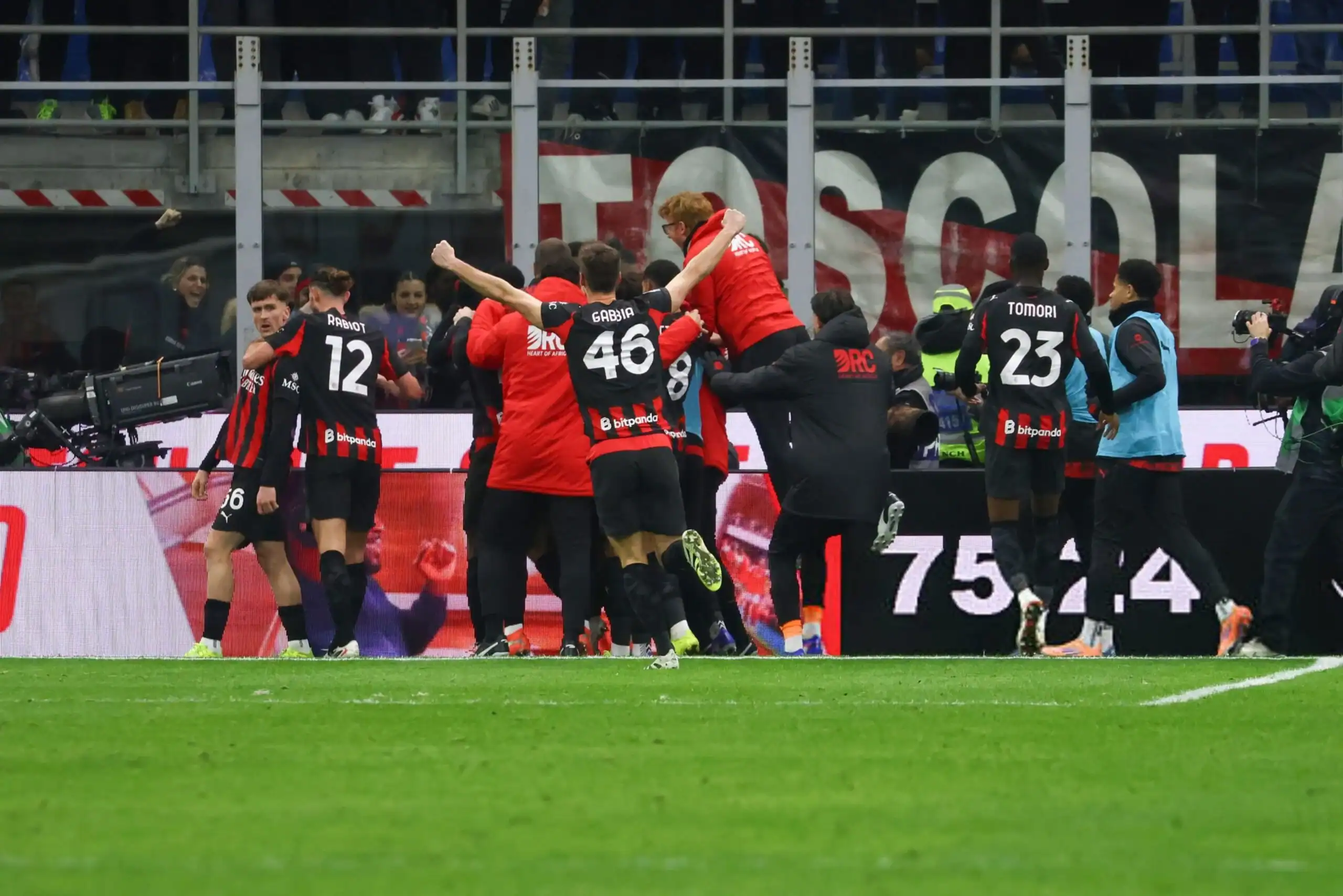 Milan Shifts Focus to United’s Martinez and City’s Stones After Silva Deal Collapses