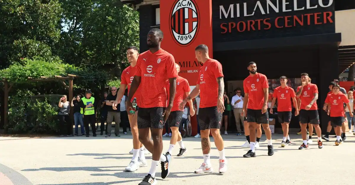 Milan’s Raduno: A Chopper, a Speech, a Late Arrival and a Surprise – Inside the First Day of Preseason
