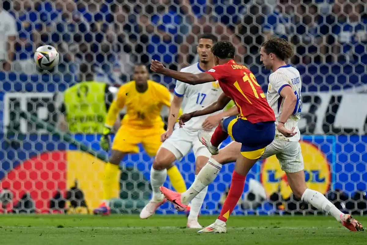 Rabiot Fires Warning: France Unafraid Ahead of World Cup Semi-Final Against Spain