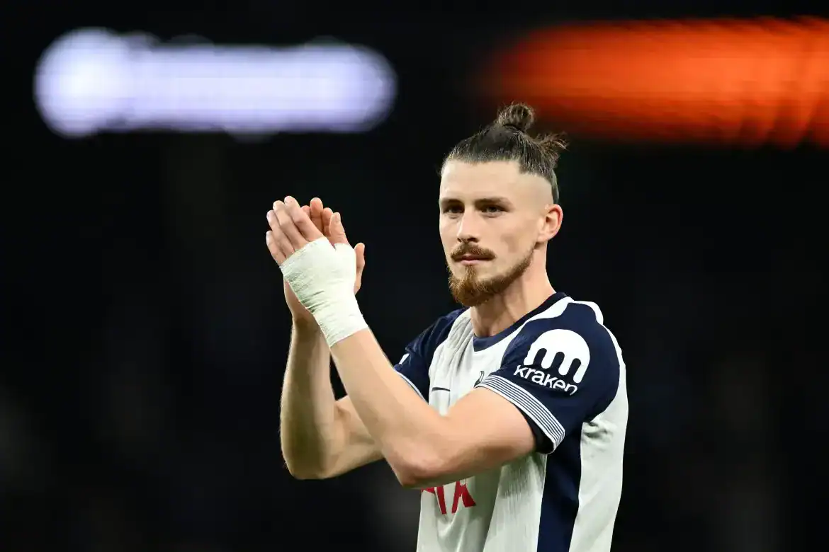 Radu Dragusin Returns to Italy: Official Dragusin joins Fiorentina from Tottenham in €19m Deal