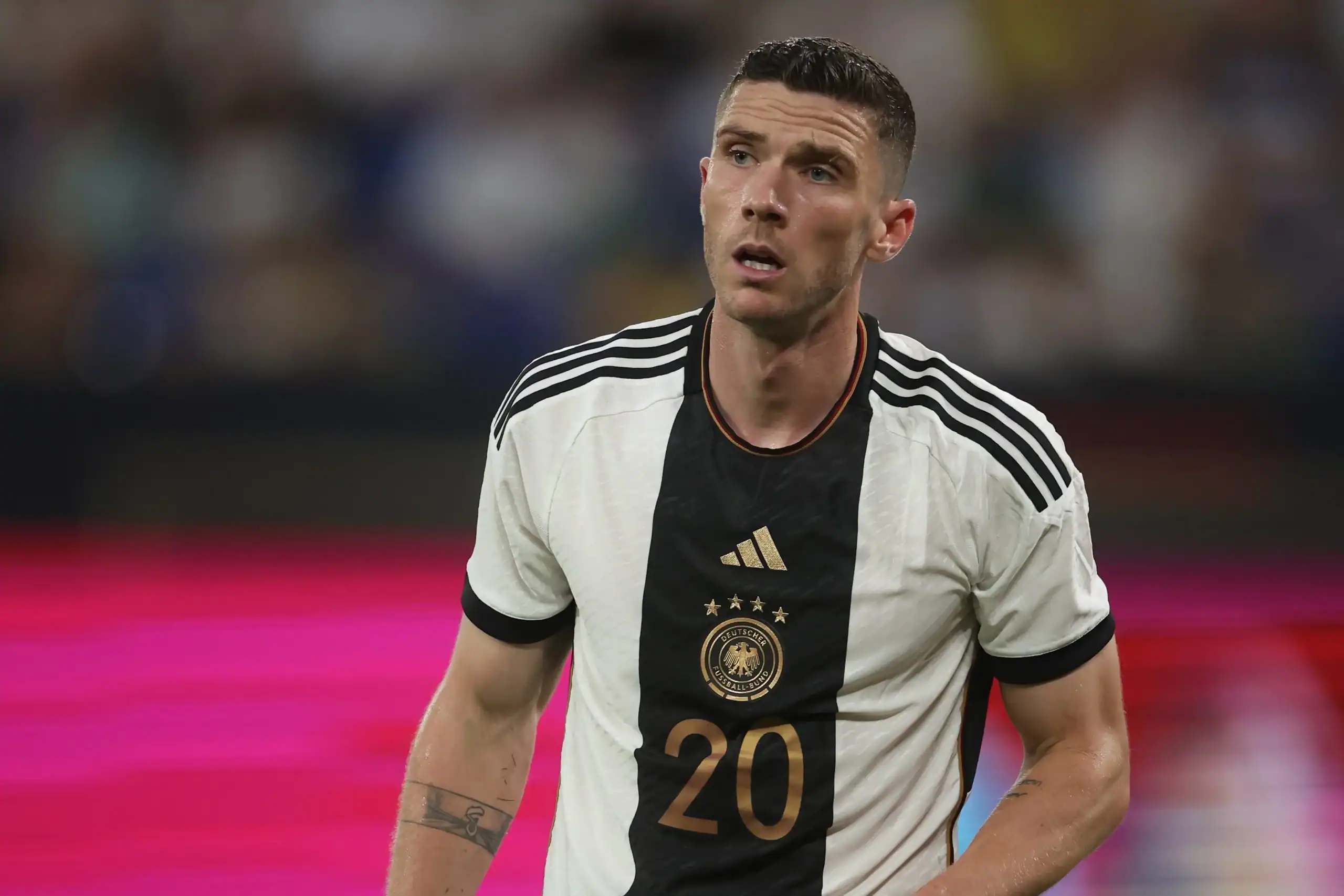 Robin Gosens Completes Emotional Return to Germany: Done Deal Gosens to Leave Fiorentina for Schalke 04