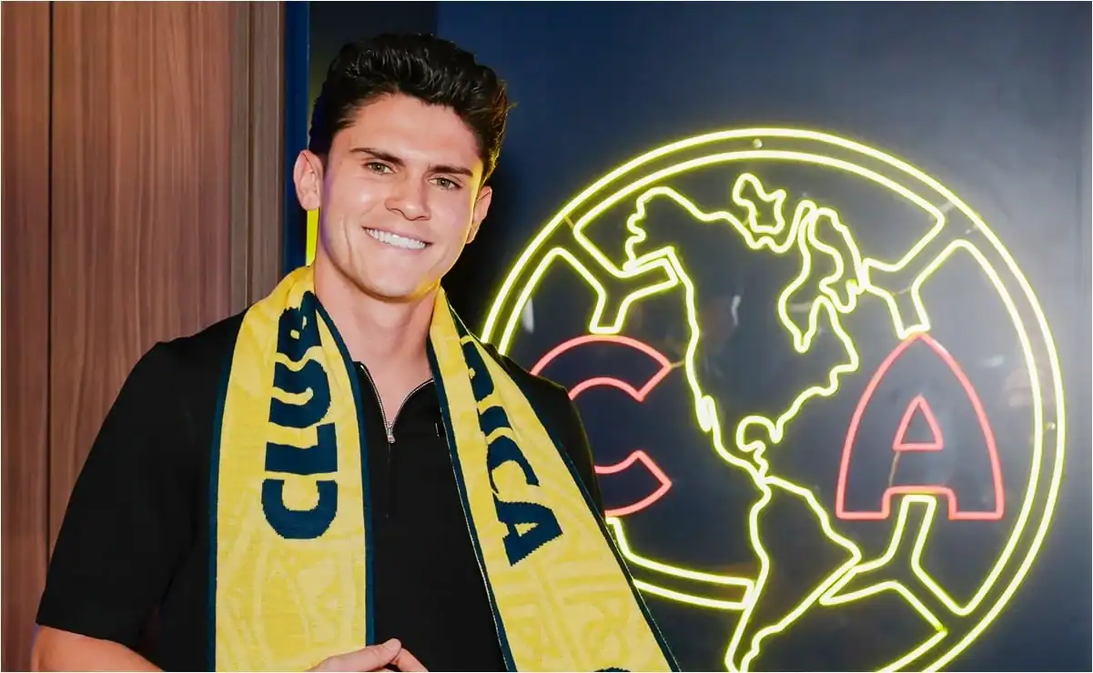 Roma Launch €5m Bid for Mexico’s Israel Reyes After Celik Shocker