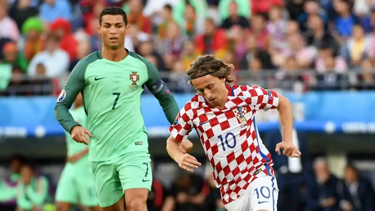 Ronaldo Urges Modric to Continue Playing Amid Milan Contract Rumors