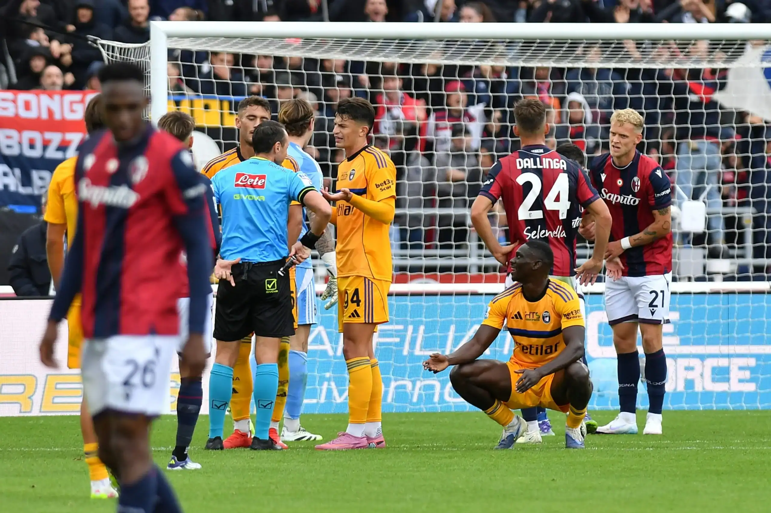 Rowe Red Card Overshadows Tedesco’s Debut in 4-0 Bologna Loss to Bielefeld