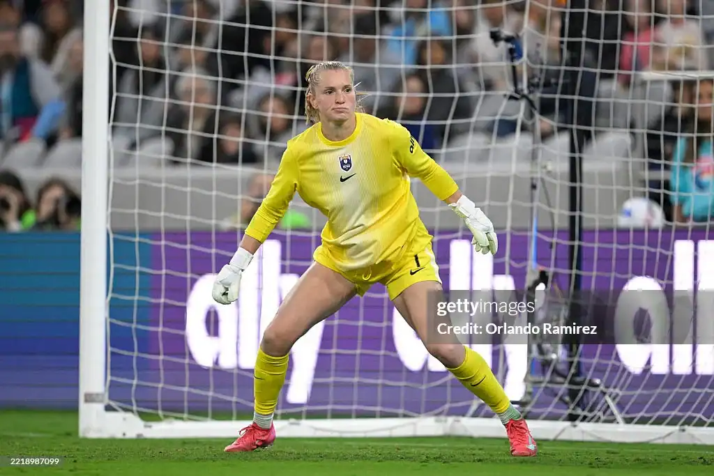 Seattle Reign Face Critical Challenge as Claudia Dickey Ruled Out, Jess Fishlock Doubtful