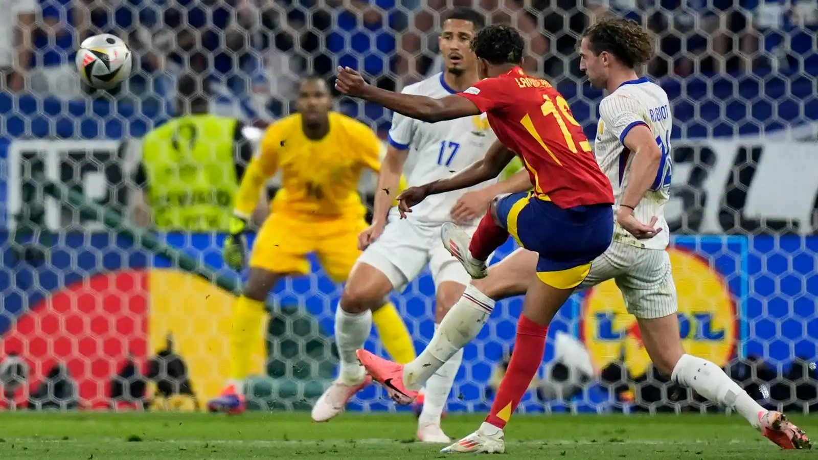 Spain Stun France 2-0 in World Cup Semifinal: Oyarzabal and Porro Strike