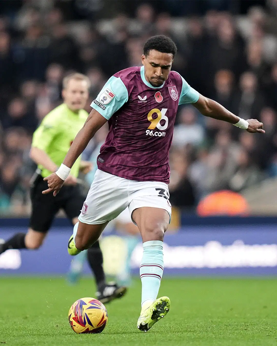 Burnley Striker Hountondji on the Verge of Joining Frosinone: Report