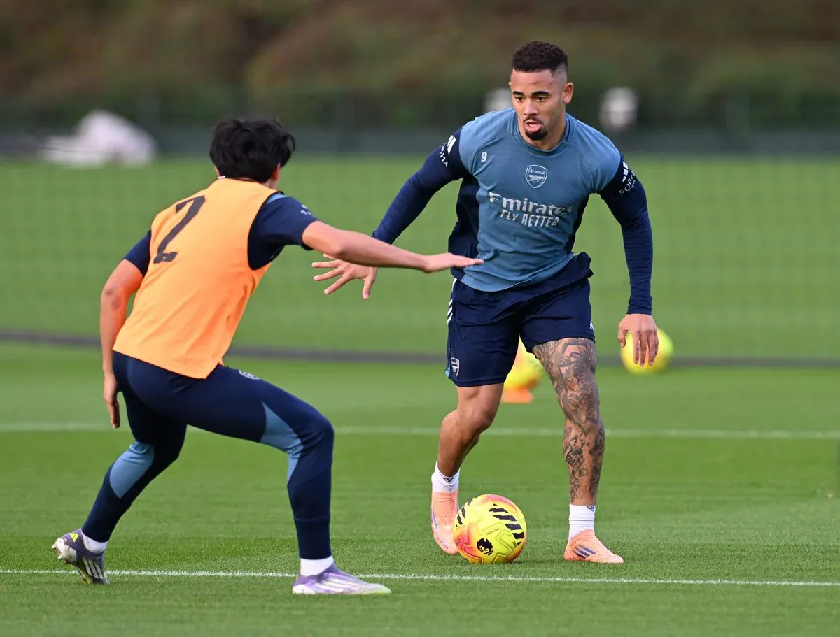 Gabriel Jesus Agent Spotted at Napoli Training Camp Amid Arsenal Transfer Links: A Summer of Change
