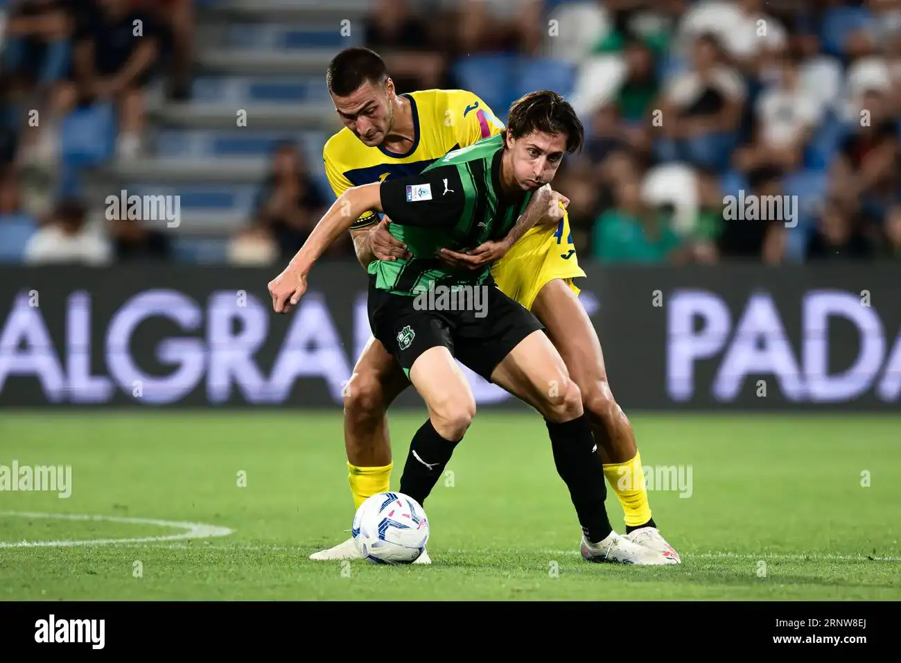 Serie A Shake-Up: Bowie and Mulattieri Swap Clubs as Sassuolo and Verona Finalize €10.5m Agreement