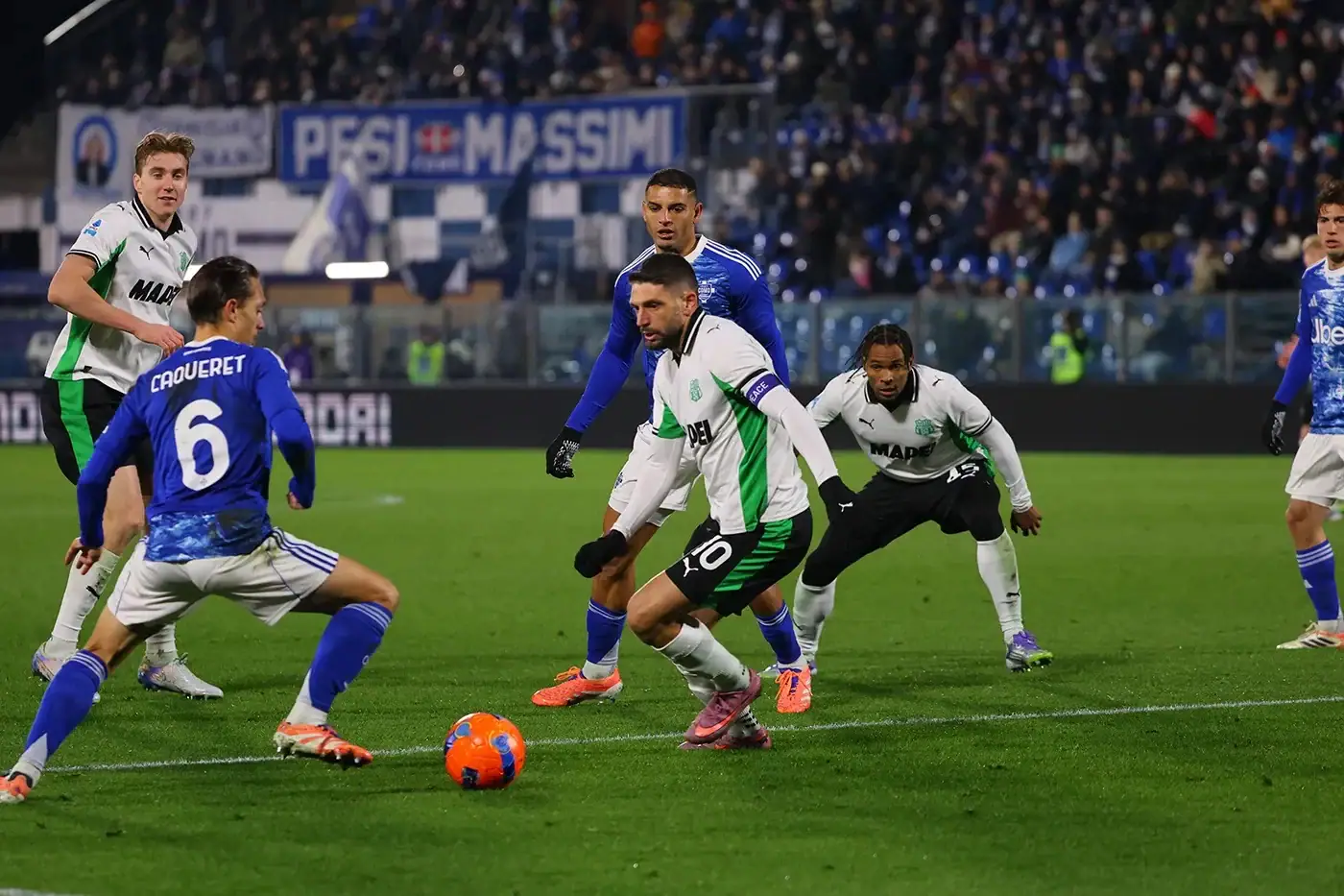Douvikas Double Delight: Como Crush Sassuolo 2-0 to Extend Dream Start