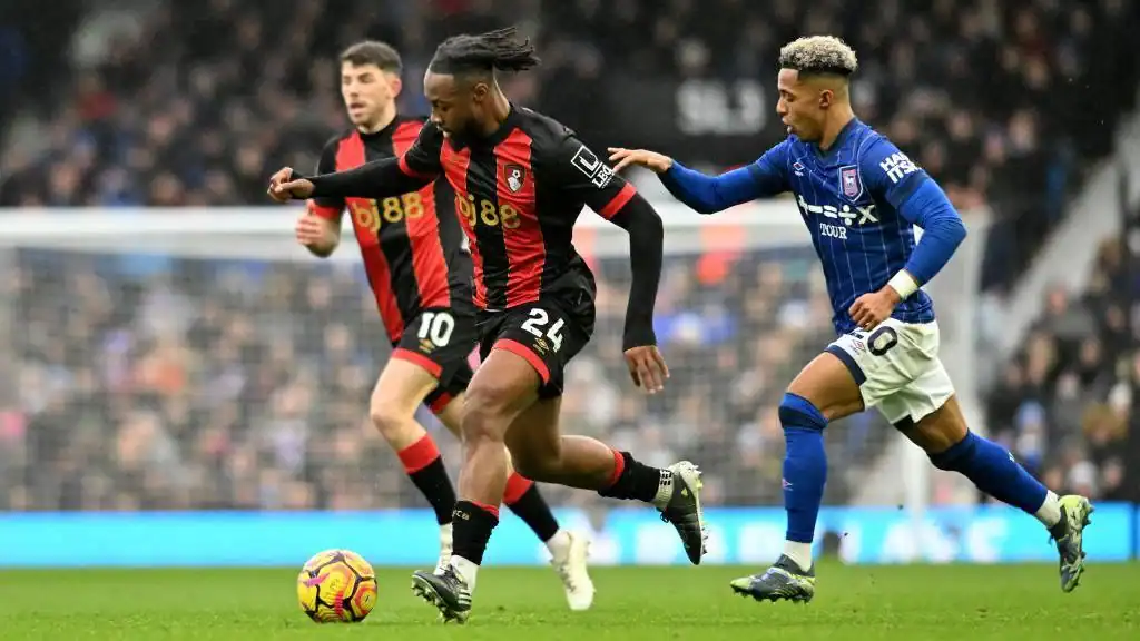 Hutchinson Relishes ‘Tough and Fantastic’ Bournemouth Test as Milan Aim to Extend Momentum