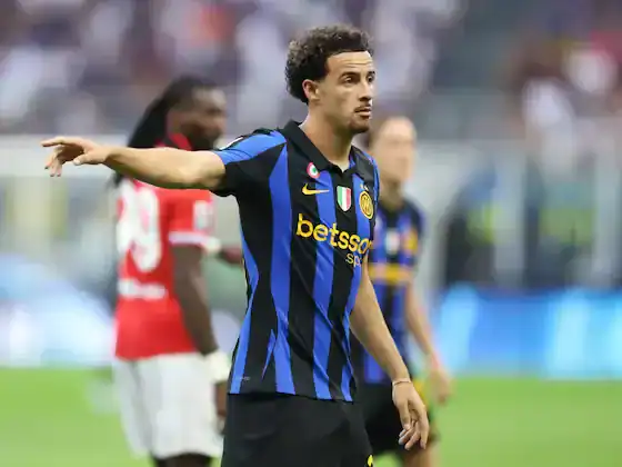Inter Lose Jones for Around 3 Weeks with Thigh Injury: Midfielder Sidelined Until Late October