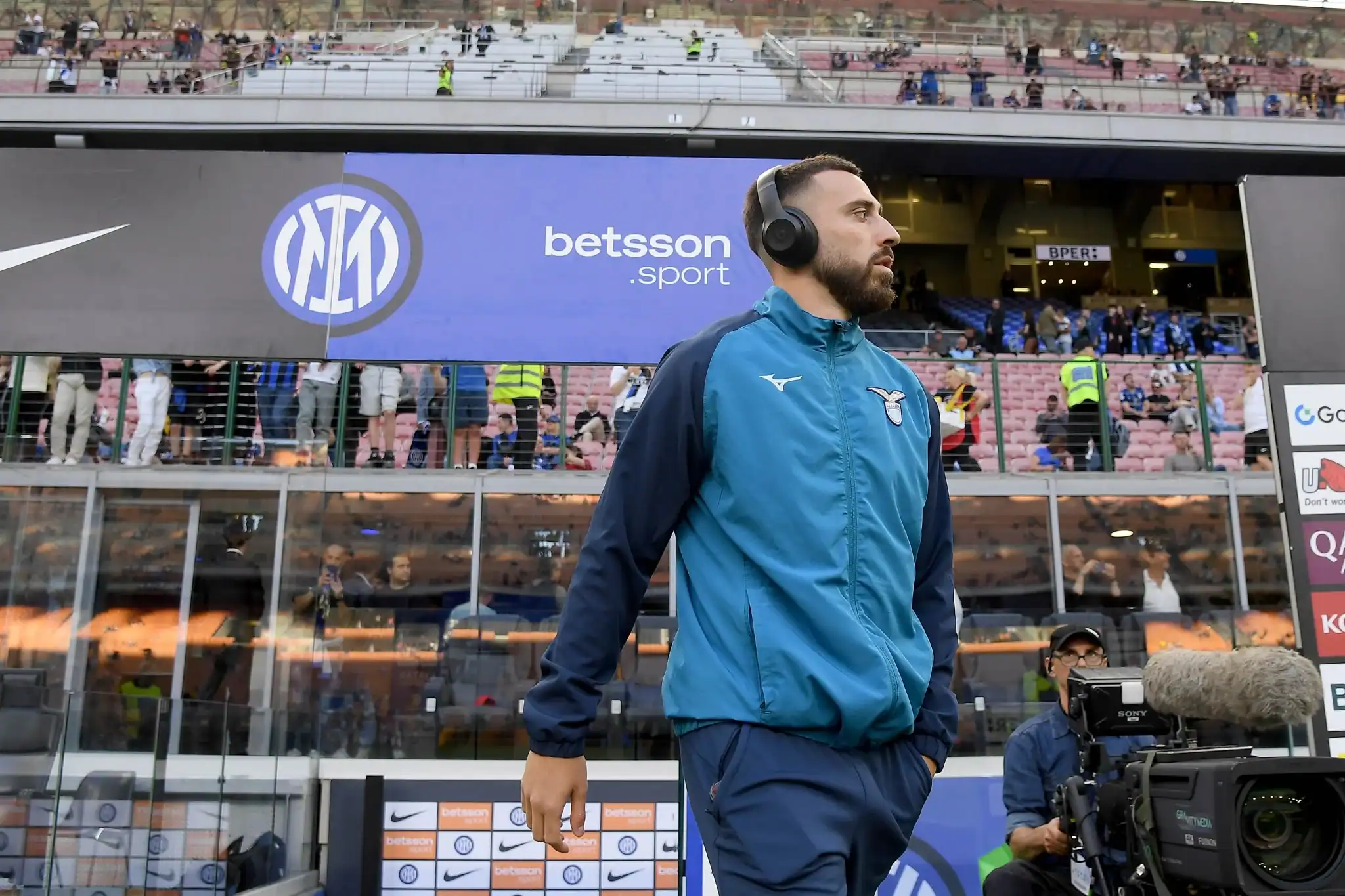 Lazio Join Bournemouth Brighton in the Race for Colombian Defender Neider Parra