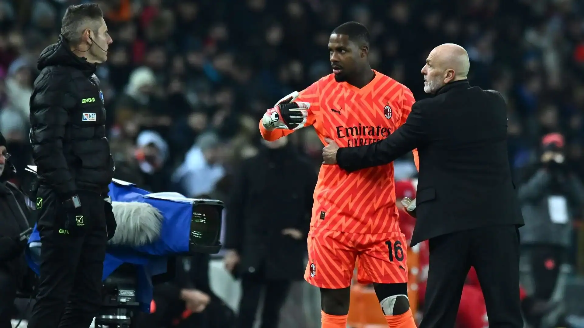 Mike Maignan Under Fire: Milan Captain Breaks Silence After Bournemouth Red Card