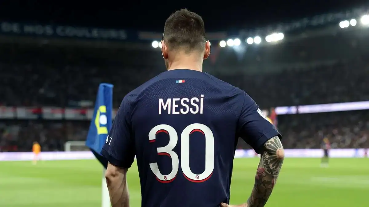 Nico Paz: Two amazing weeks with Messi, I don’t know about his no.10 shirt