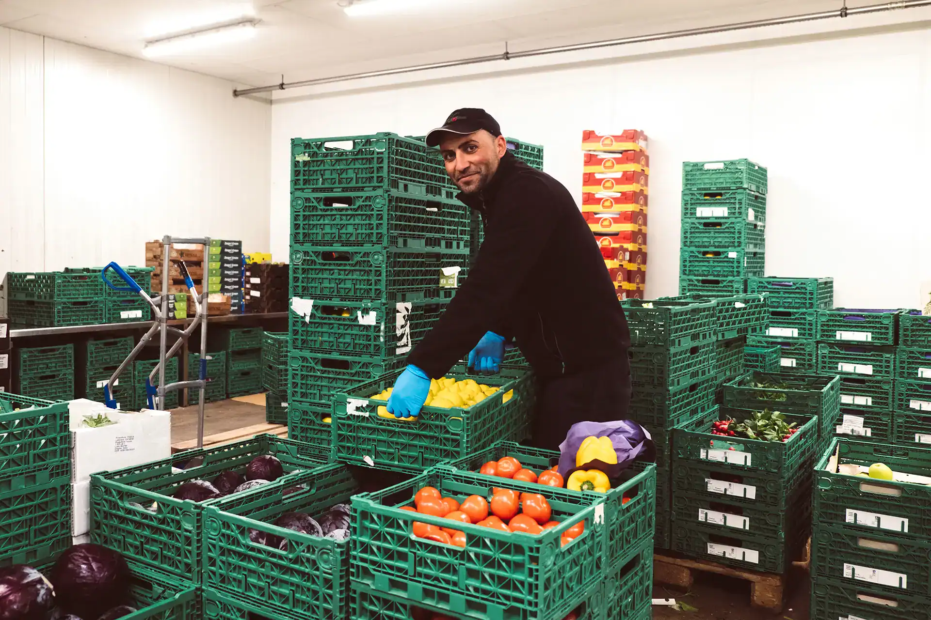 Lieferant liefert frisches saisonales Gemüse ans GnussBistro Münsingen