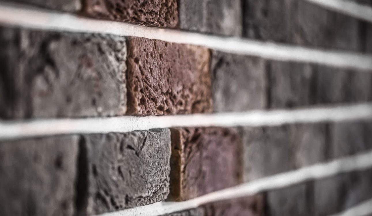 pebbledash and brickwork