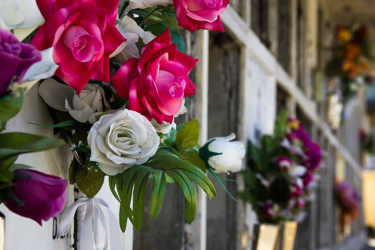 Grief - urn Funeral and cemetery