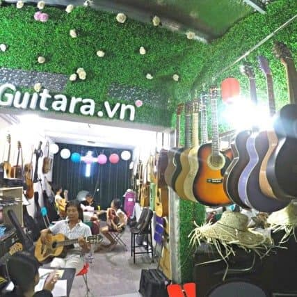 buổi học đàn của trung tâm guitara