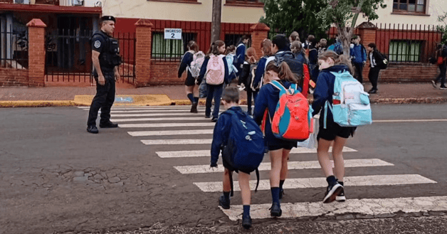 La Policía reforzó controles, ciberpatrullaje y acompañamiento en escuelas tras situaciones entre adolescentes en redes sociales.