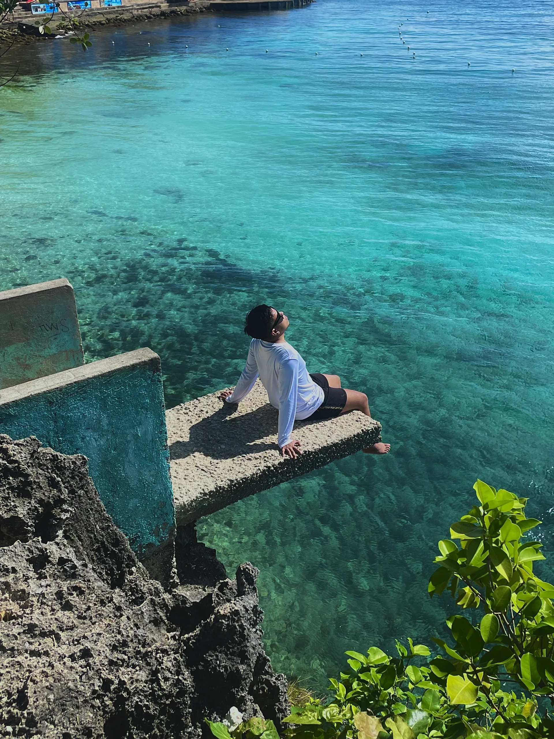 joshua-goes-random-posing-on-platform-in-siquijor