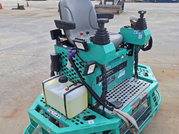 Buy a Used 2022 LD6SL 6′ RIDING TROWEL - KC Bobcat