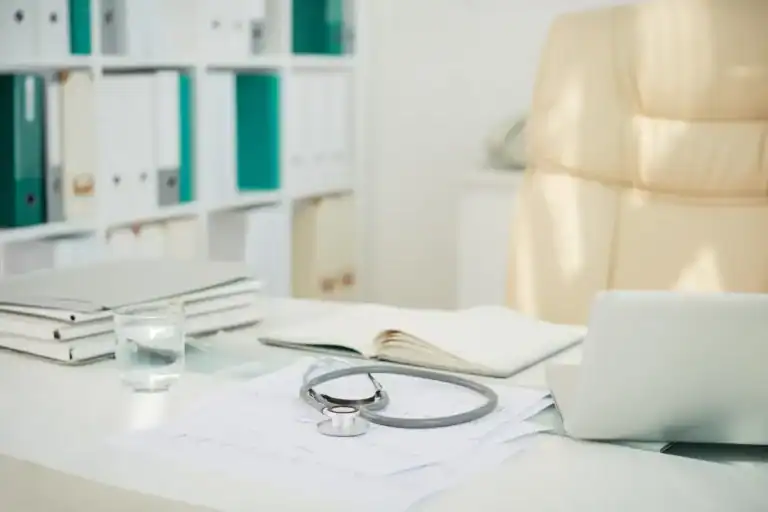 worplace-modern-hospital